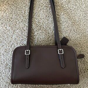 Coach Swing Zip Bag in Maple Brown